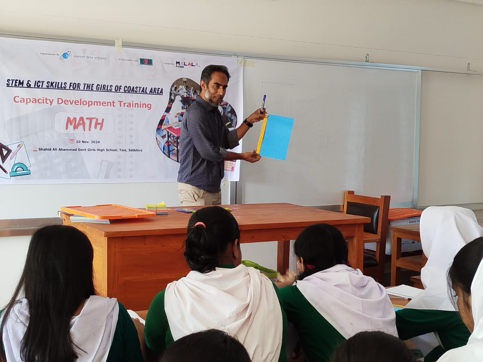Mathematic session conducted in Tala, Satkhira