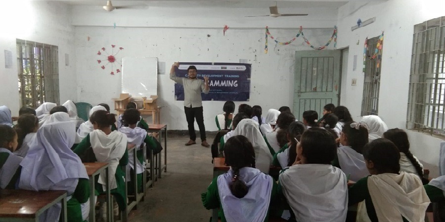 Programming and Science sessions were conducted at Shaheed Ali Ahmed Govt. Girls High School, Tala, Satkhira