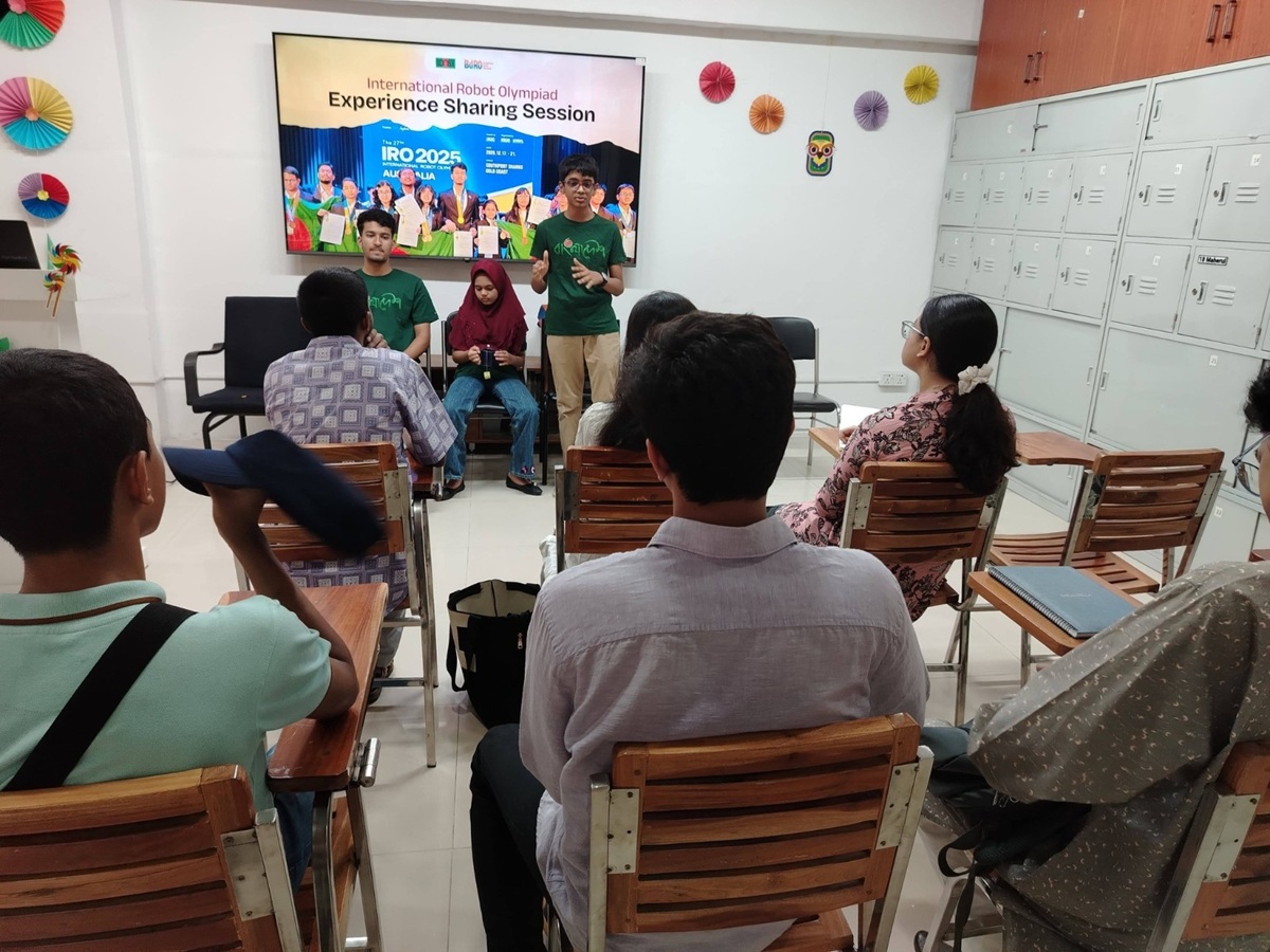 Experience Sharing Session with International Robot Olympiad Medalists Successfully Conducted