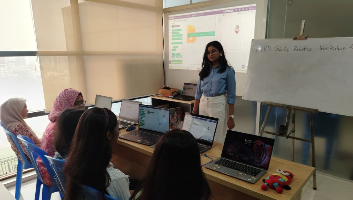 Preparatory Robotics Workshop for Girls Successfully Completed