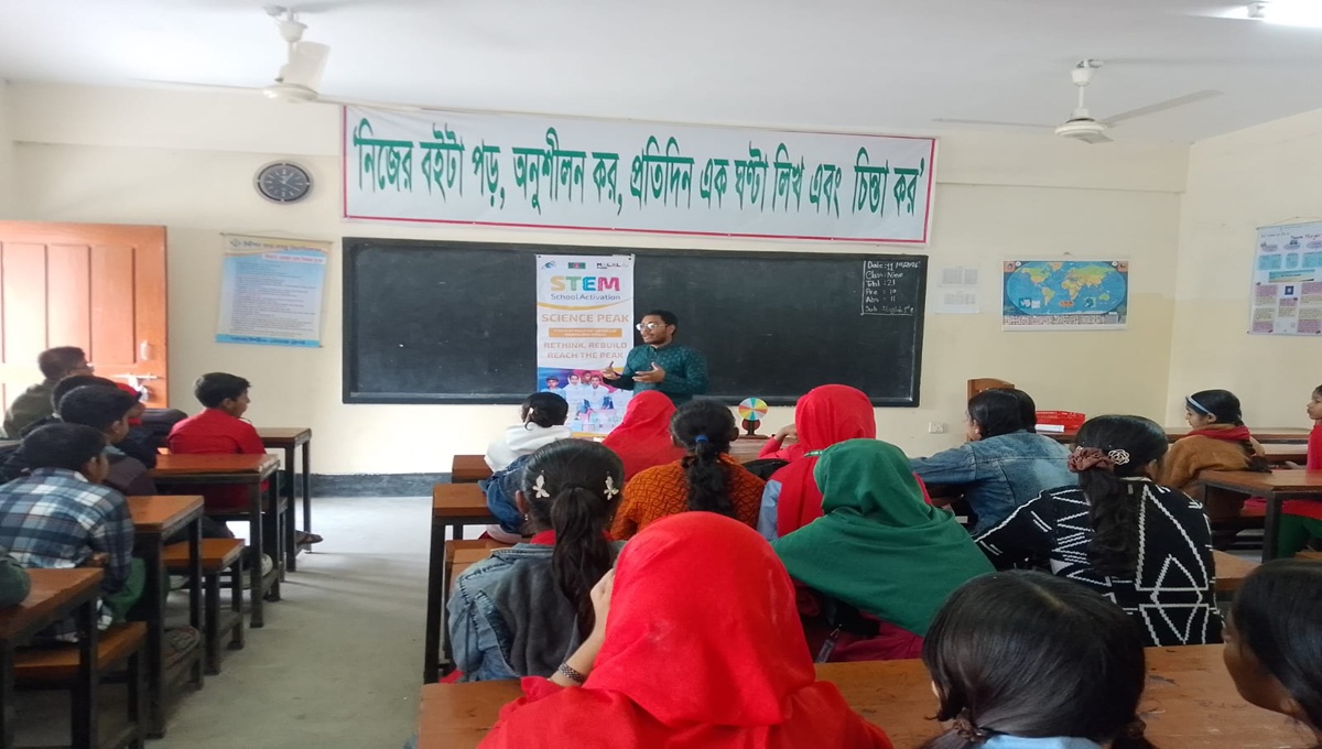 Hands-on STEM Learning Workshop at Uddipan Badar Samsu Biddaniketon, Rampal