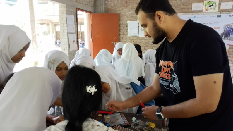 Robotics and Science sessions were conducted at Ratan Sen Collegiate Girls High School, Rupsha, Khulna