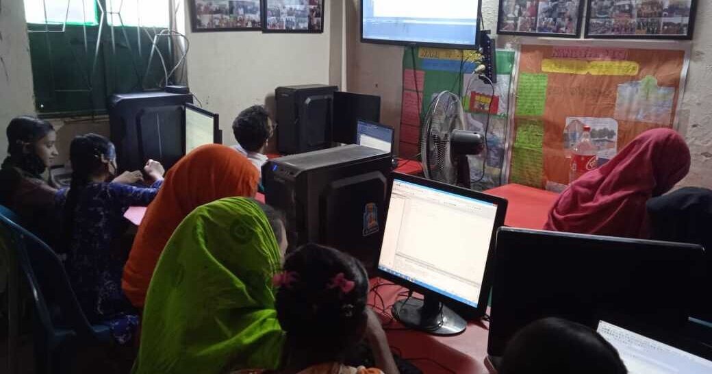 সোহাগ স্বপ্নধারা পাঠশালা- মিরপুর- এ "বিডি গার্লস কোডিং হ্যালো ওয়ার্ল্ড প্রোগ্রামিং কর্মশালা"