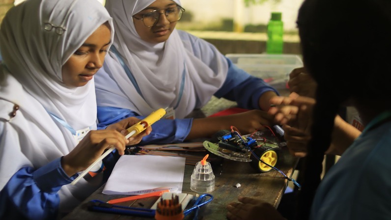 Students are making line following robot