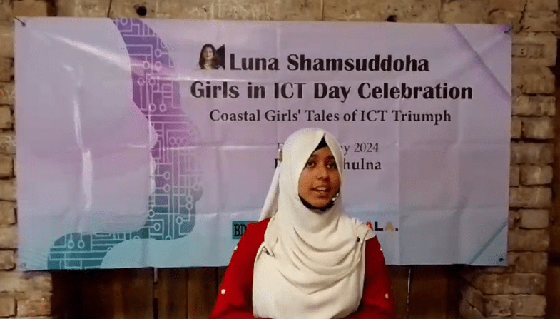 A student of Naihati Secondary Girls School sharing her experience after the Session