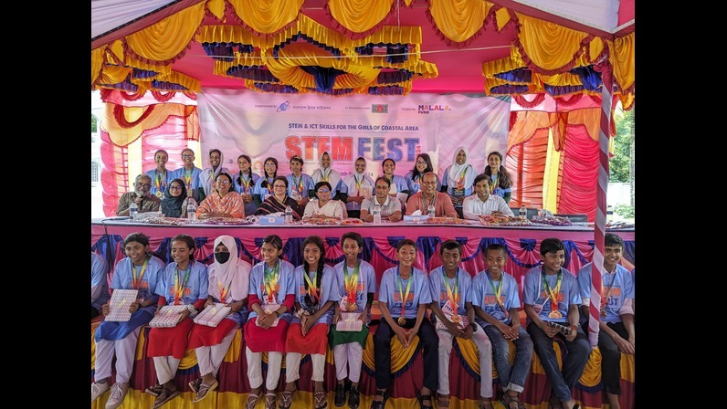 Prize giving ceremomy at Satkhira STEM fest