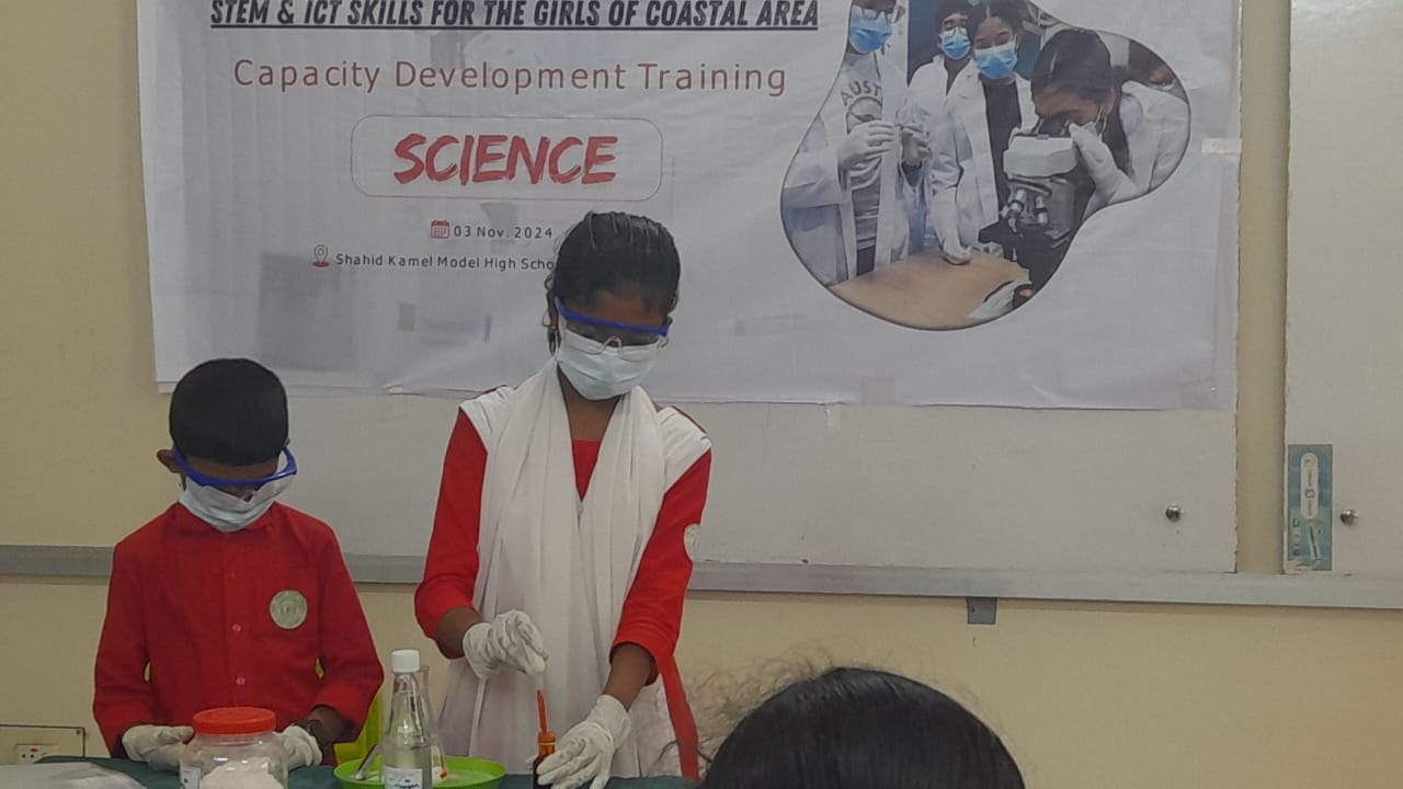 Science sessions were organized in Tala, Satkhira