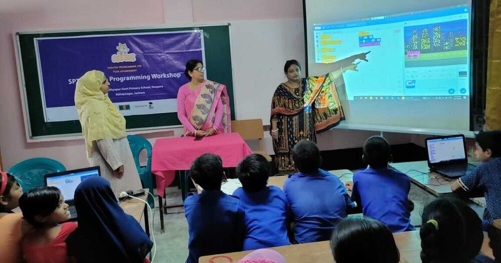 মধ্যপুর সরকারি প্রাথমিক বিদ্যালয়ে আয়োজিত হল স্ক্র্যাচ প্রোগ্রামিং কর্মশালা